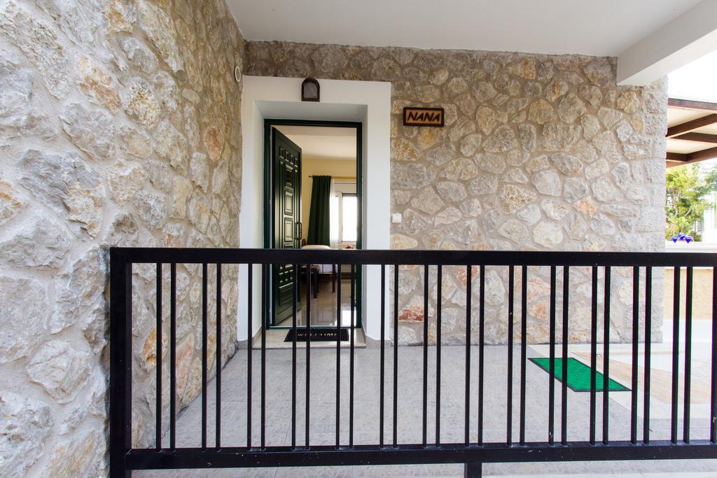 Villa Vera Áyios Nikítas Exterior photo